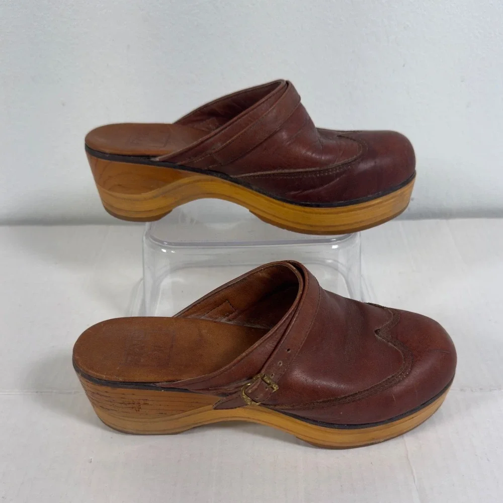Frye Leather Wooden Platform Clogs Women 6 B Cognac Brown Wingtip Mules Retro - Picture 2 of 9